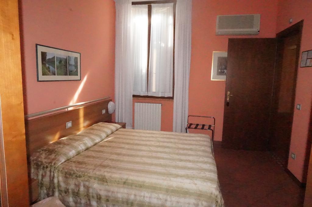 Hotel Cavour Верона Экстерьер фото