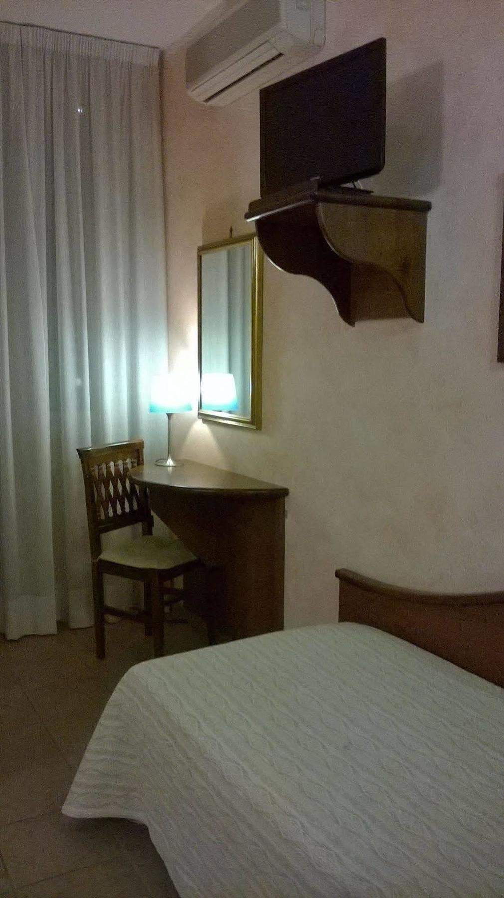 Hotel Cavour Верона Экстерьер фото