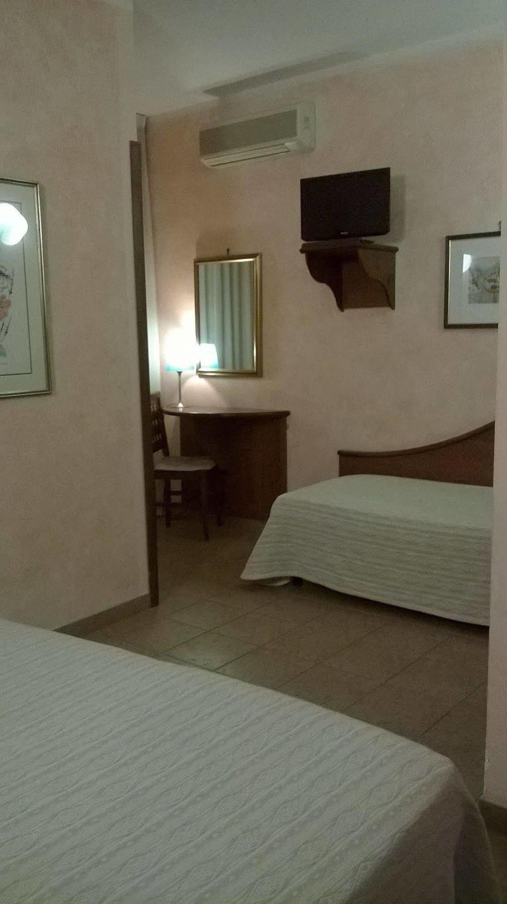 Hotel Cavour Верона Экстерьер фото