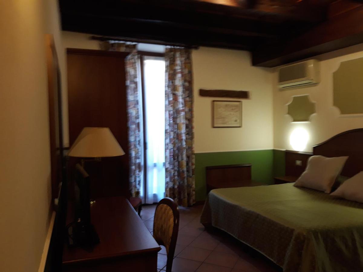 Hotel Cavour Верона Экстерьер фото
