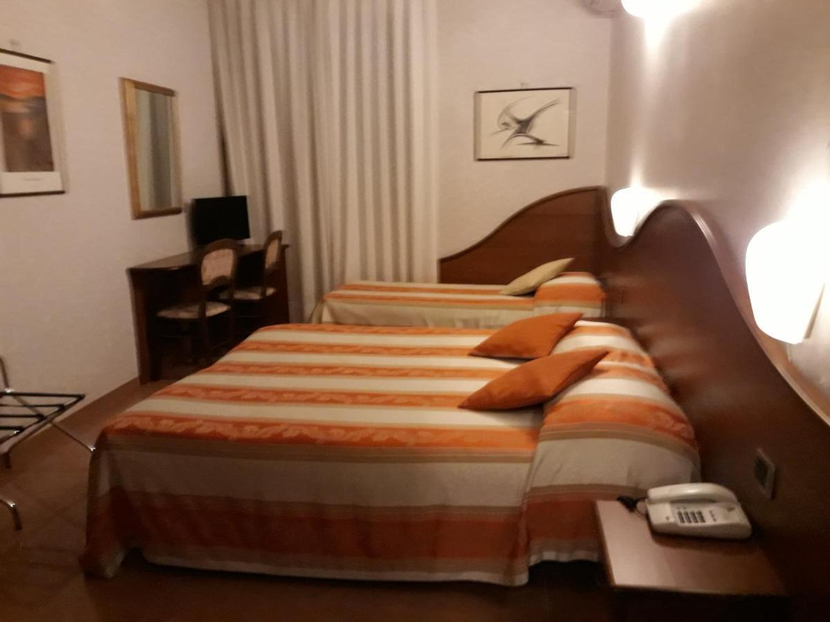 Hotel Cavour Верона Экстерьер фото
