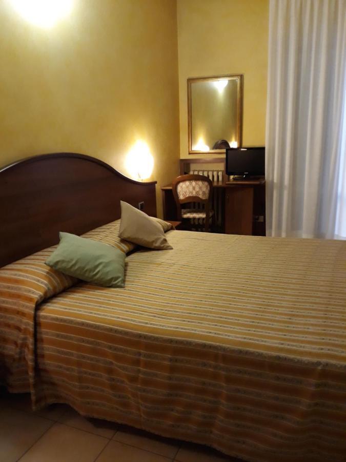 Hotel Cavour Верона Экстерьер фото
