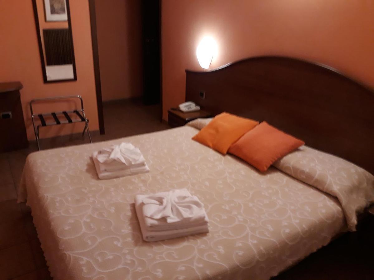 Hotel Cavour Верона Экстерьер фото