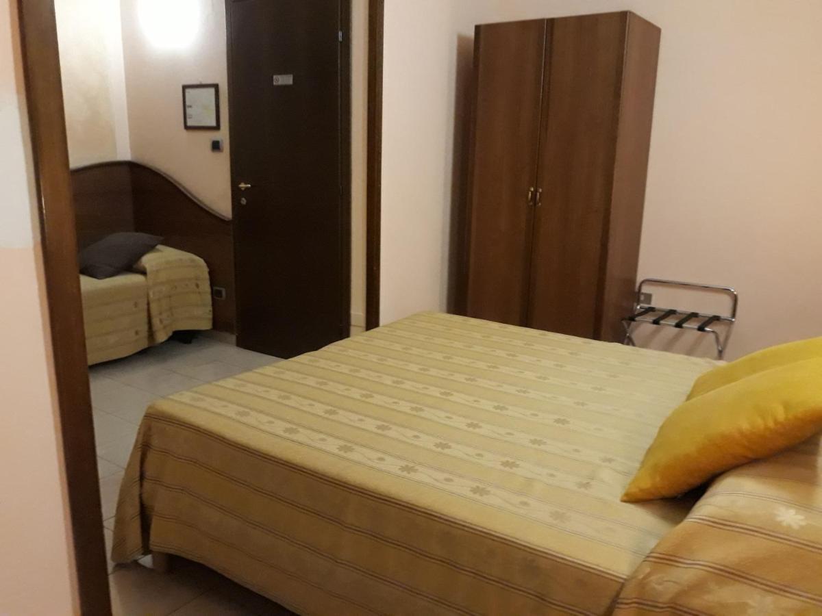 Hotel Cavour Верона Экстерьер фото