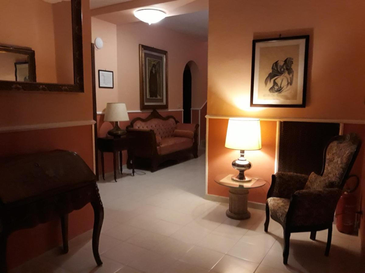 Hotel Cavour Верона Экстерьер фото